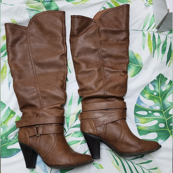 Brown Knee-high Boots - Picture 2 of 10
